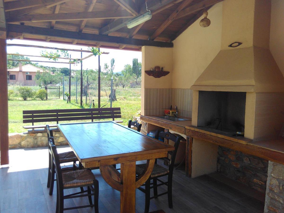 The Cottage House ออร์โมส ปานากีอาส ภายนอก รูปภาพ